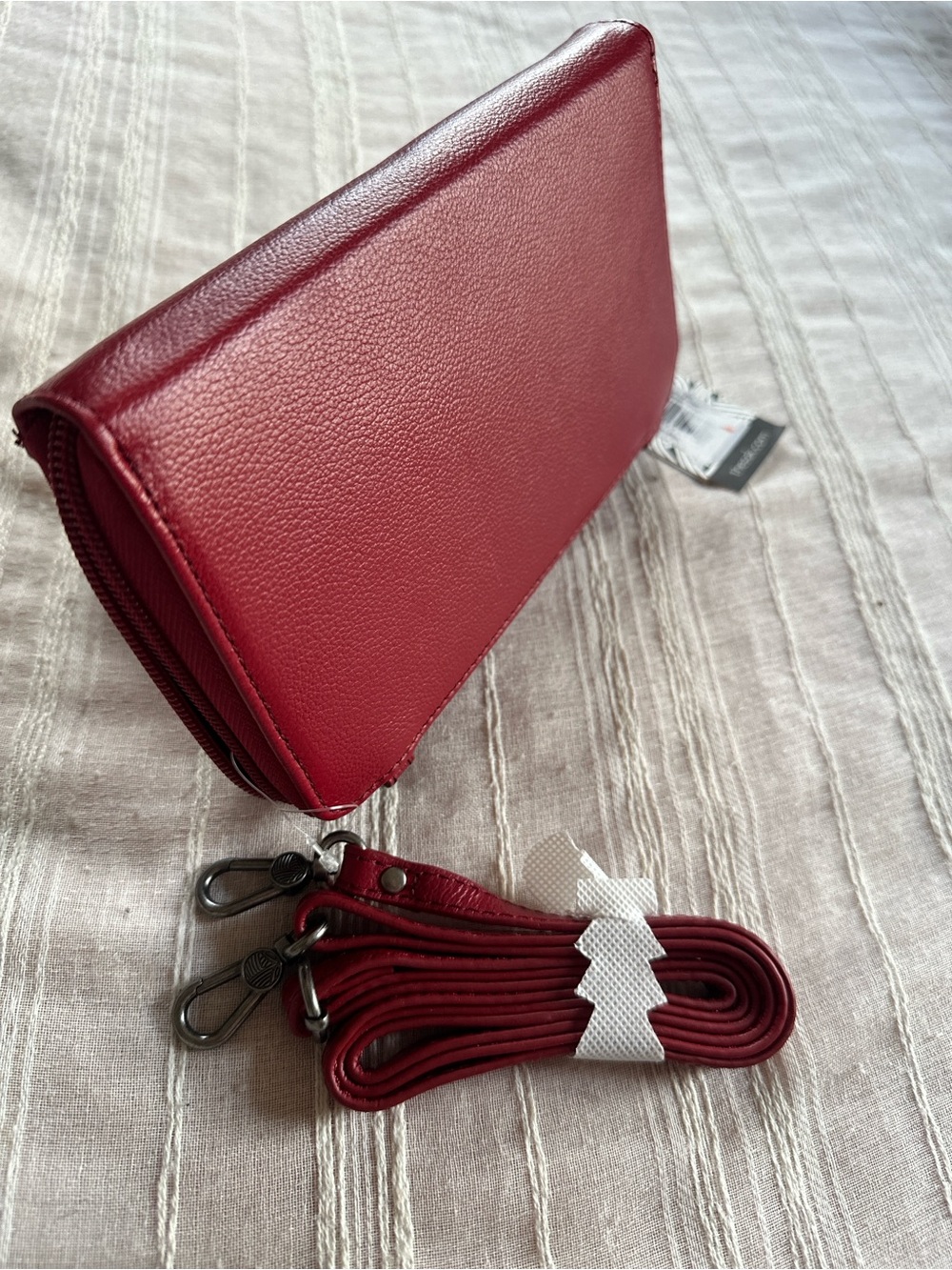 The Sak Iris Large Leather Smartphone Crossbody Wallet/Organizer in Scarlet Red - Picture 6 of 12